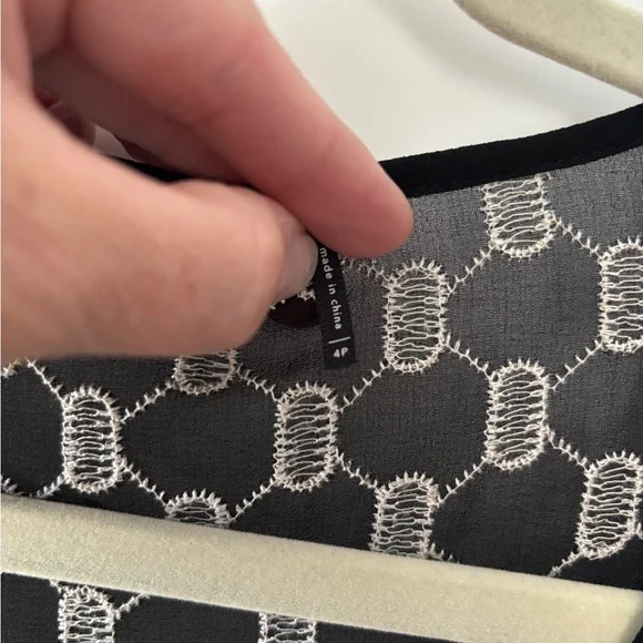 Anthropologie Brooke Eyelet Swing Dress, by Akemi + Kin - Black motif, sz 4P EUC - Picture 6 of 6